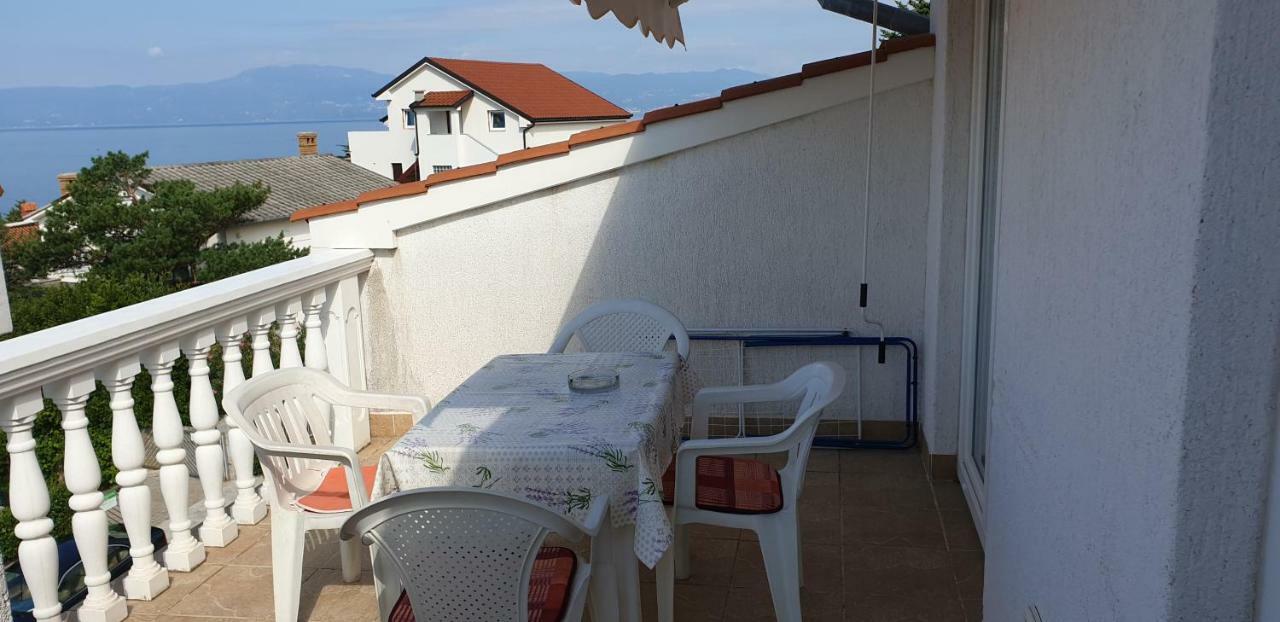 Apartments Vila Lavanda Omišalj Exterior foto